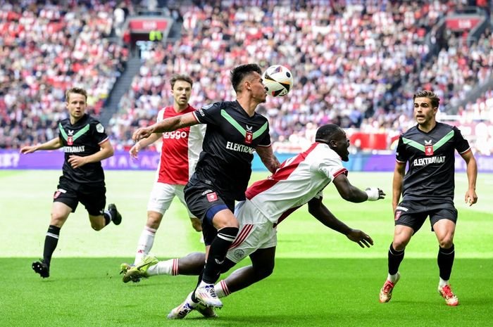 Pakai Kata Bodoh, Eks Ajax dan Twente Sebut Mees Hilgers Keluar Jalur setelah Bela Timnas Indonesia